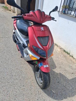 Peugeot 49 CC Scooter Rojo/Plateado
