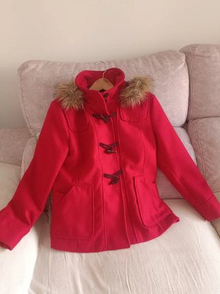 Chaqueta abrigo paño rojo con capucha
