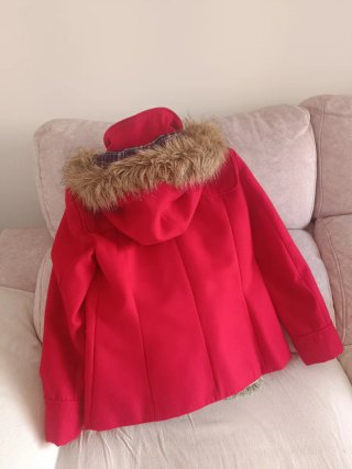 Chaqueta abrigo paño rojo con capucha