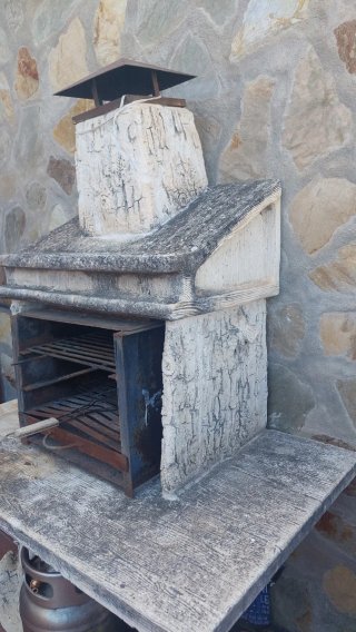 Barbacoa de obra con chimenea