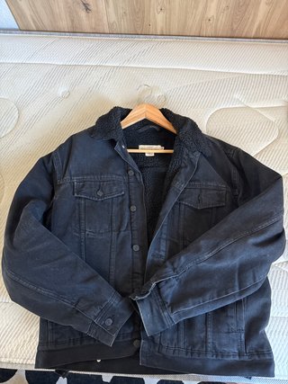 Chaqueta vaquera H&M negra forrada