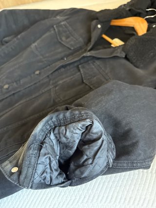 Chaqueta vaquera H&M negra forrada