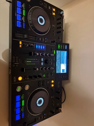Mesa DJ Pioneer XDJ-RX Negra