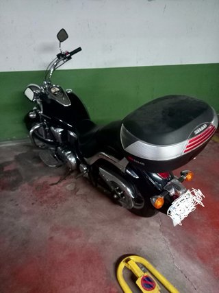 Kawasaki Cruiser Negra/Burdeos