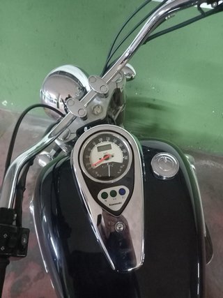 Kawasaki Cruiser Negra/Burdeos