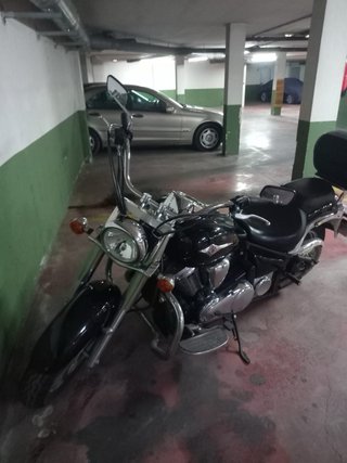 Kawasaki Cruiser Negra/Burdeos