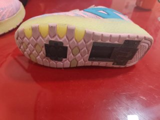 Zapatillas niña con ruedines T33