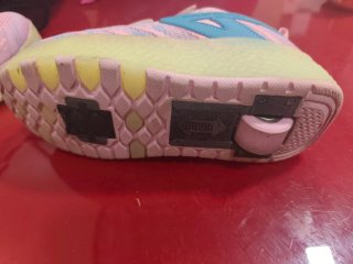 Zapatillas niña con ruedines T33