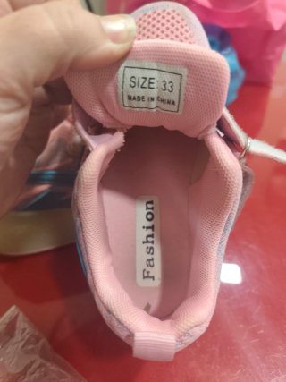 Zapatillas niña con ruedines T33