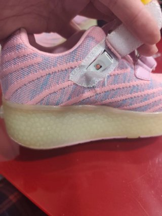 Zapatillas niña con ruedines T33