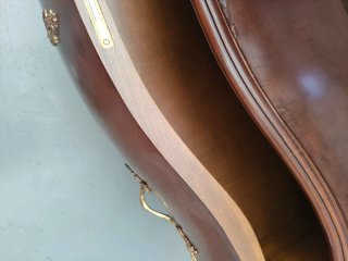 Cómoda Francesa Luis XV Bombe Madera y Mármol