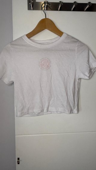 Crop top blanco con logo