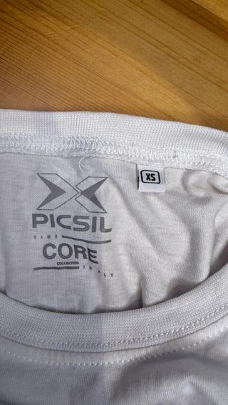 Crop top blanco con logo