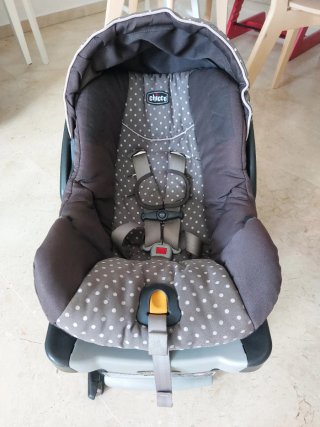 Maxicosi Chicco con base Isofix