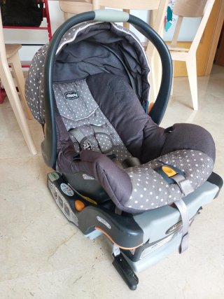 Maxicosi Chicco con base Isofix