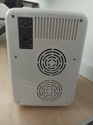 Mini nevera Yashe 10L averiada