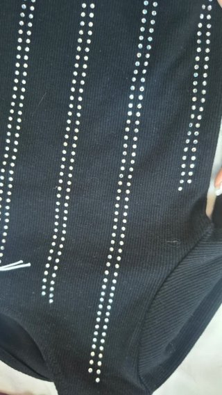 Top negro con brillos