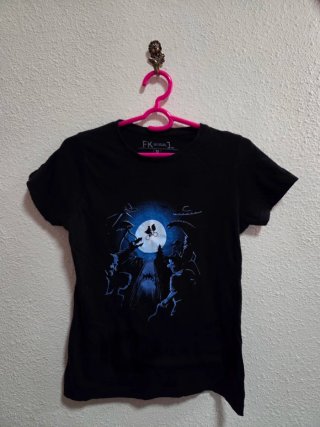 Camisetas Negras con Diseños Gráficos