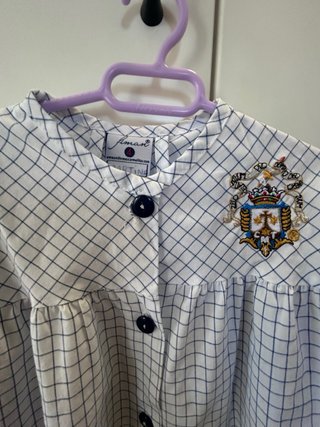 Bata escolar cuadros con escudo