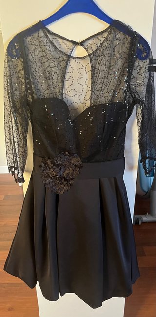 Vestido midi abullonado negro fiesta