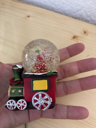 Bola de Navidad con tren y Papá Noel