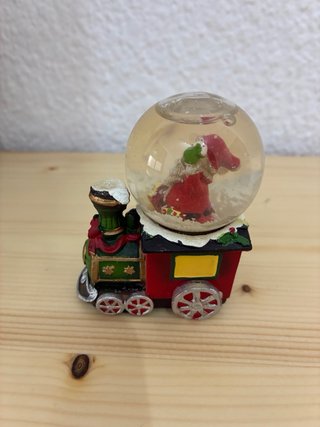 Bola de Navidad con tren y Papá Noel