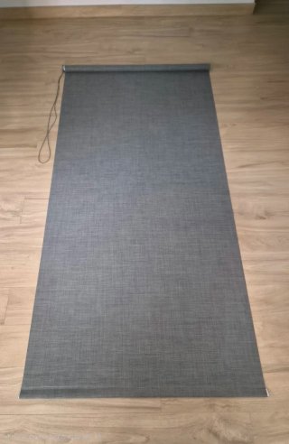 Tenda a rullo grigio scuro