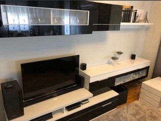 Mueble TV moderno blanco y negro