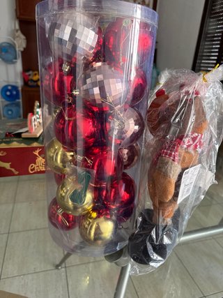 Bolas de Navidad y Muñeco Reno