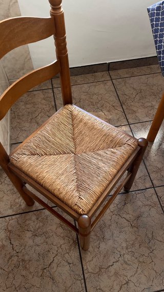 Mesa extensible de madera con 4 sillas