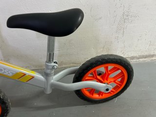 Bici sin pedales Chicco Cross 2-5 años