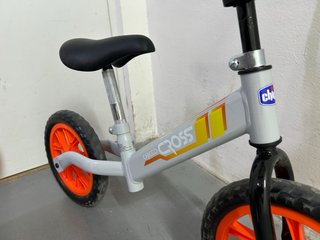 Bici sin pedales Chicco Cross 2-5 años