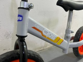 Bici sin pedales Chicco Cross 2-5 años