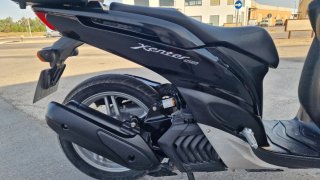Yamaha Xenter 125 Scooter Negra y Plata