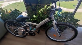 Bicicleta B'TWIN 24 pulgadas, ideal para niñ@s.