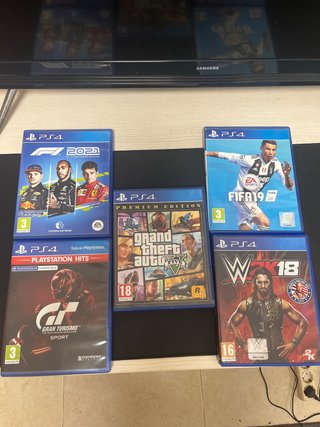 Lote Videojuegos PS4: F1 2021, FIFA 19, GTA V