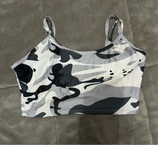Top Camuflaje Gris y Blanco