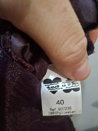 Vestido de fiesta morado.