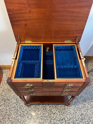 Mueble cubertero de madera
