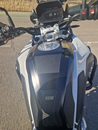 BMW F750GS