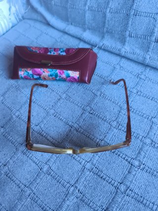 Gafas vintage marrones y multicolor