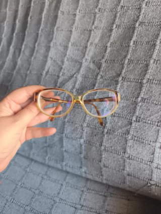Gafas vintage marrones y multicolor
