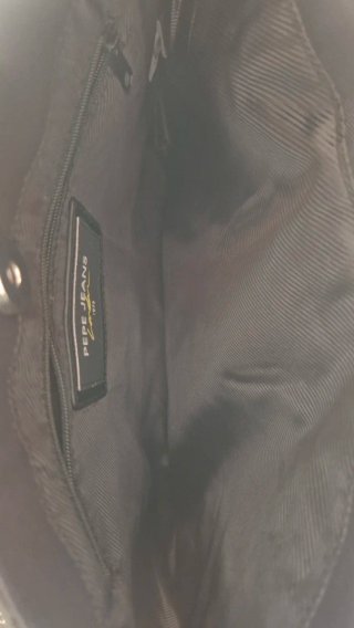 Bolso Pepe Jeans negro con llavero