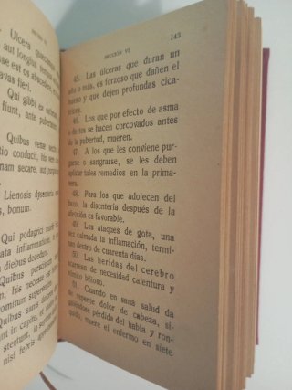 Libro Antiguo Aforismos de Hipócrates (1923)