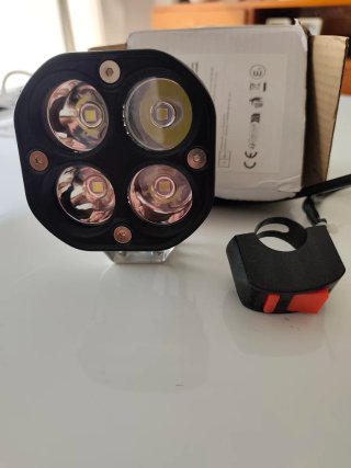 Foco LED 4 Lentes con Interruptor