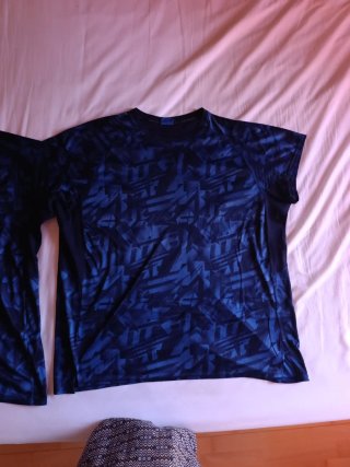Camisetas hombre azul y negro