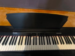 Piano Digital Alesis Recital Grand