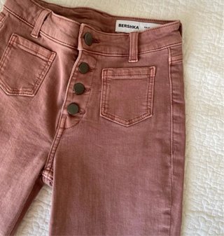 Pantalones Bershka rosas con botones