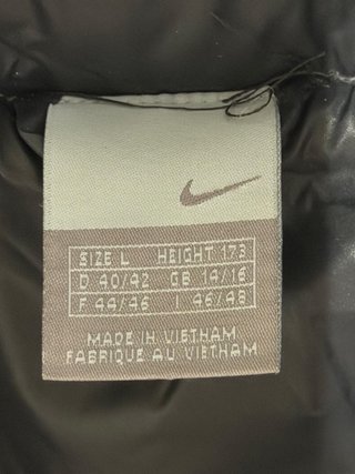 Abrigo Nike Vintage Y2K Puffer Negra Acolchada