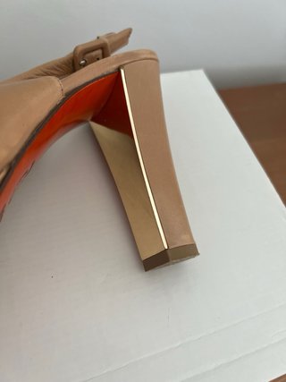 Zapatos LODI piel tacón nude y dorado